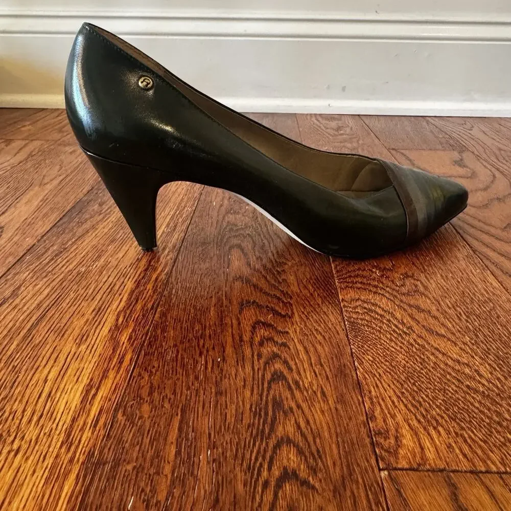 VTG Etienne Aigner Womens 8N Pumps Green Metallic Stripe Made in Spain‎ Damage